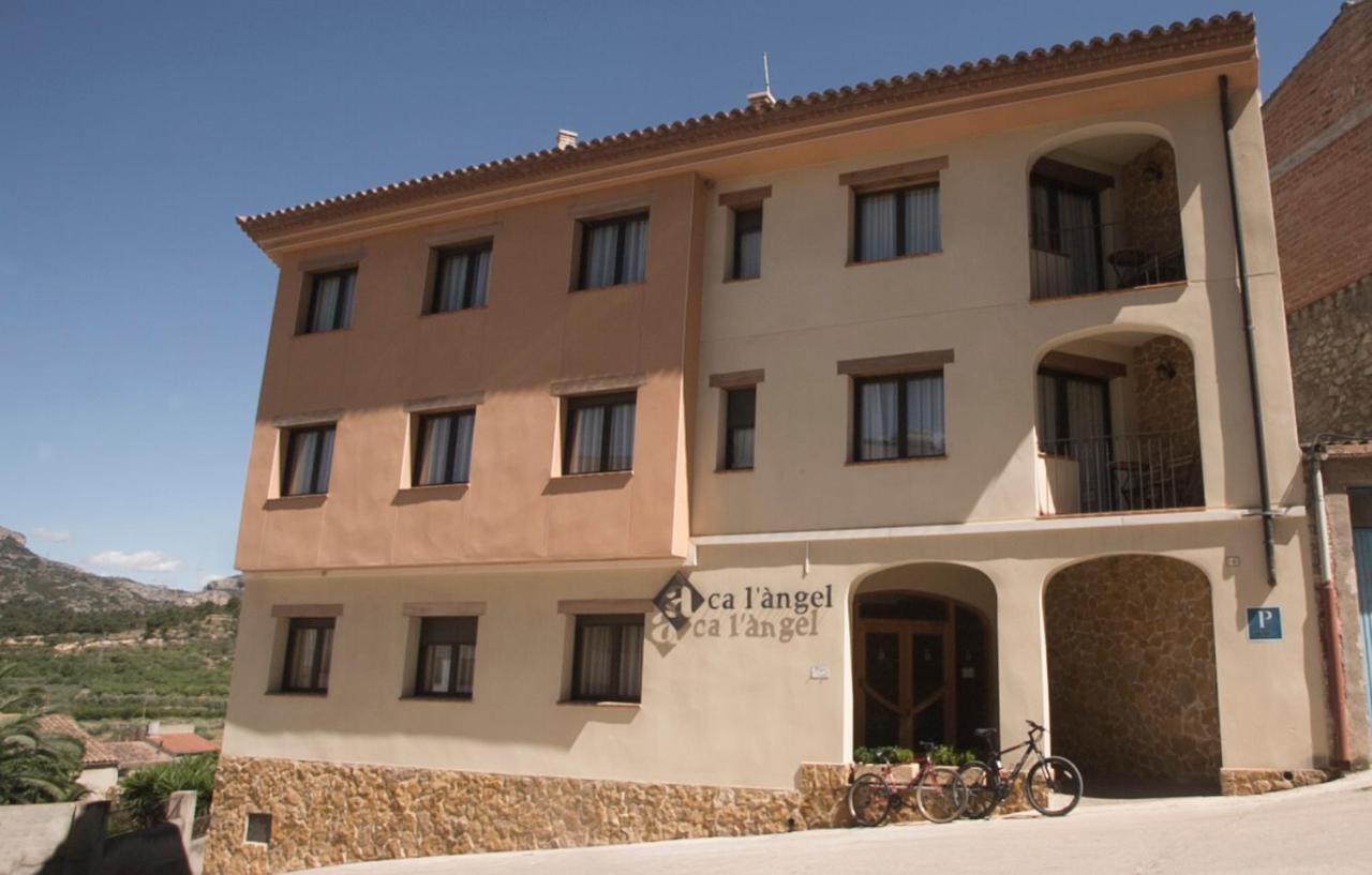 מלון Pinell de Bray Ca L'Angel מראה חיצוני תמונה